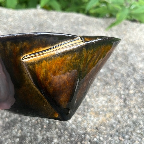 Hillborn Pottery Handmade Brown and Blue Ceramic Fold Over Bowl Signed Canada - Picture 7 of 8